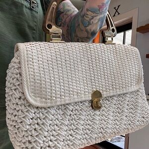Rattan raffia woven crochet white 60’s kitschy mod purse with brass hardware